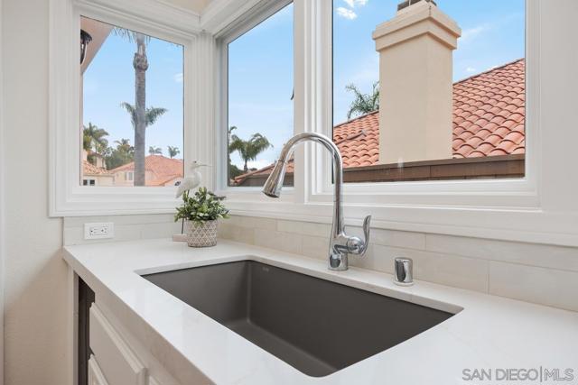 13563 Caminito Carmel, Del Mar CA: https://media.crmls.org/mediaz/a12c2d14-6a5d-48e4-acbb-7191cfe5d13d.jpg