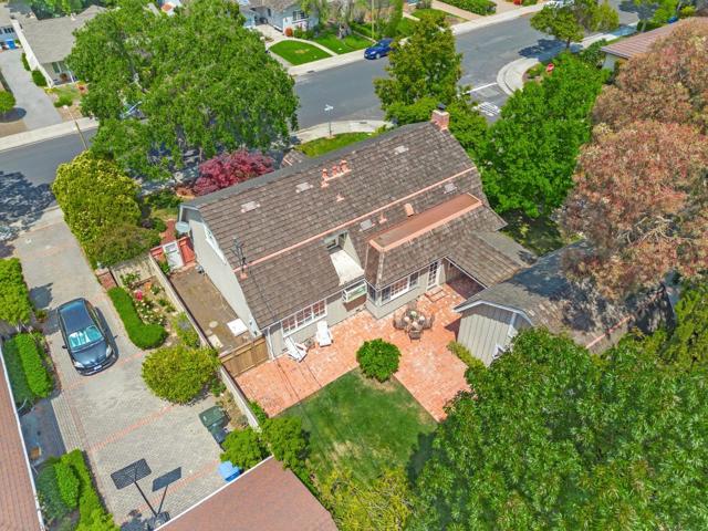 632 Saint Claire Drive, Palo Alto CA: https://media.crmls.org/mediaz/a12cd256-a004-439b-9584-42b960bdfe81.jpg