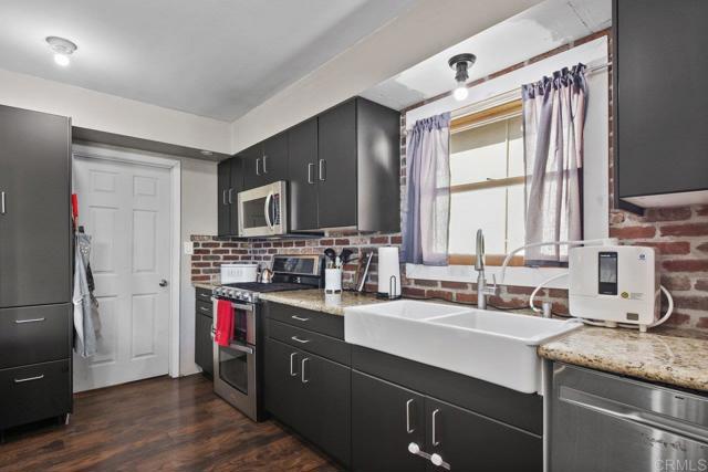 Detail Gallery Image 14 of 39 For 6114 Tarragona Dr, San Diego,  CA 92115 - 4 Beds | 2 Baths