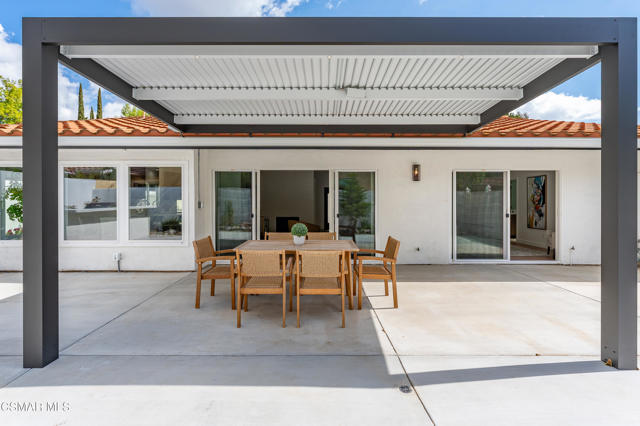 1161 Triunfo Canyon Road, Westlake Village CA: https://media.crmls.org/mediaz/a12dd70c-f1ea-463c-97be-6cdaaabd68b3.jpg