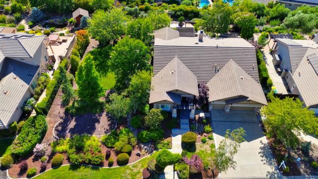 4040 Morning View Way, El Dorado Hills CA: https://media.crmls.org/mediaz/a12dec2d-7e61-42cb-bc01-d50048a6109b.jpg
