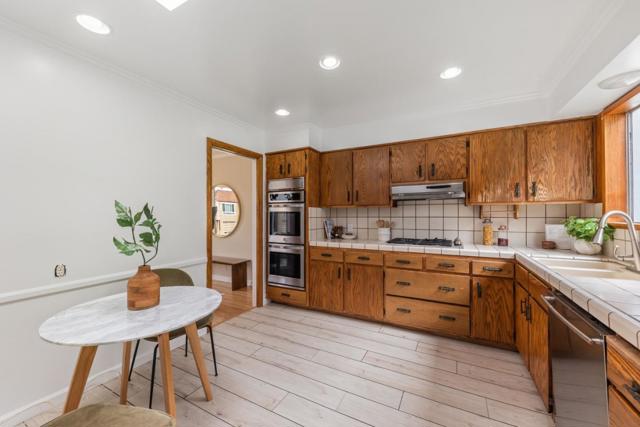 2070 42nd Avenue, San Francisco CA: https://media.crmls.org/mediaz/a1307460-b6e6-48c3-bac6-f7eb186b59b0.jpg