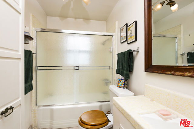 14755 Huston Street, Sherman Oaks CA: https://media.crmls.org/mediaz/a1308519-5fbe-452c-836e-0189d06c6ea9.jpg
