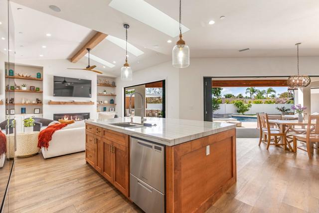 2630 Vistosa Place, Carlsbad CA: https://media.crmls.org/mediaz/a131008d-88a6-414d-b540-a058773d2e6f.jpg