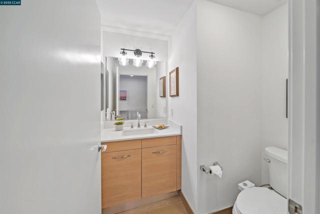 555 Ygnacio Valley Rd, Walnut Creek CA: https://media.crmls.org/mediaz/a1310669-04f6-468b-95af-9723a08e4e83.jpg