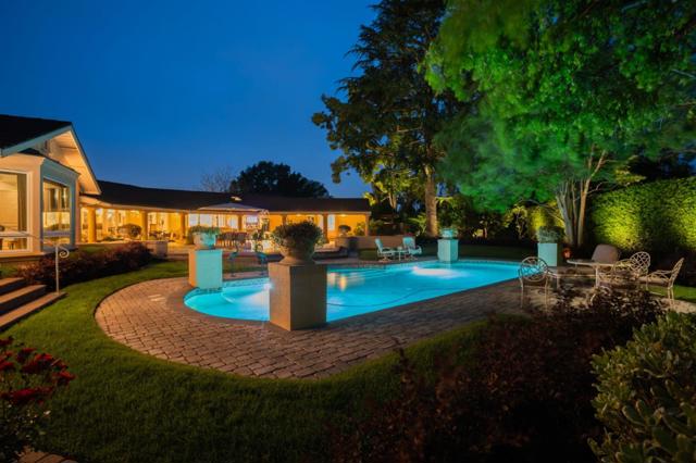 3231 Fieldcrest Drive, Sacramento CA: https://media.crmls.org/mediaz/a1312321-f714-4e9e-8052-b750ace8c6df.jpg