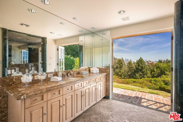 10820 Ambazac Way, Los Angeles CA: https://media.crmls.org/mediaz/a1312527-410e-47aa-bee2-4f390c3aeb75.jpg