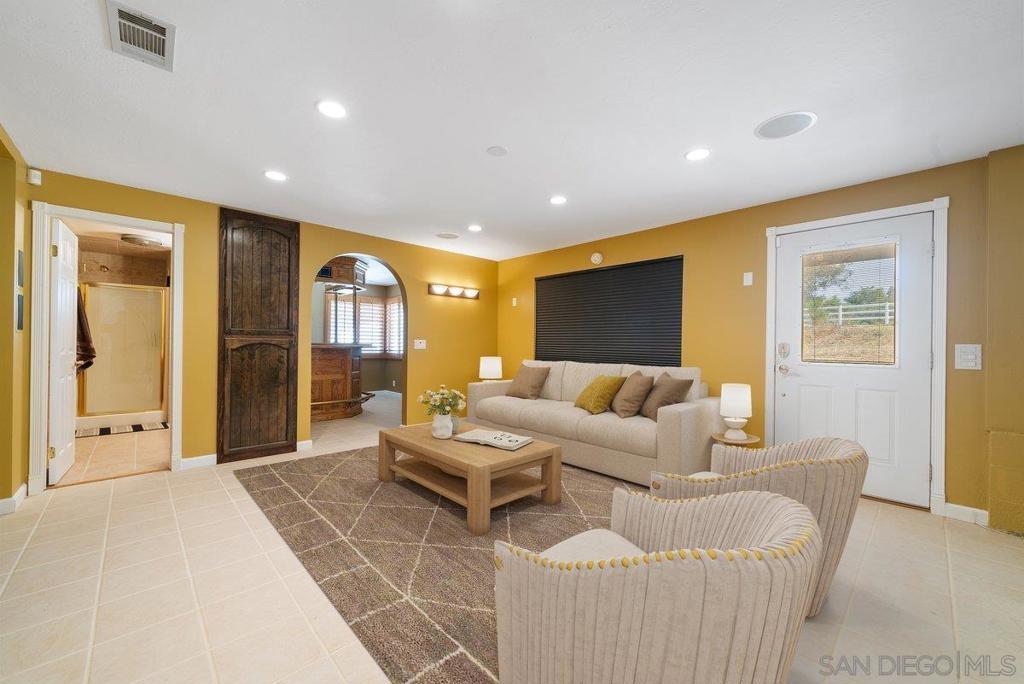 MLS #250040363SD image #21