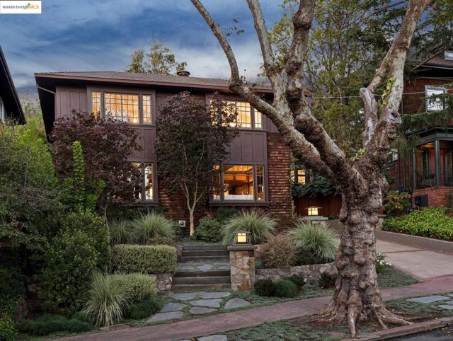 38 Bonita Ave., Piedmont CA: https://media.crmls.org/mediaz/a1312d1f-dac3-43f9-a987-5d03f54896fa.jpg