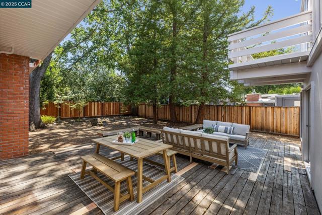 243 Santa Fe Dr, Walnut Creek CA: https://media.crmls.org/mediaz/a13162e6-6093-4e5b-a08b-75f3cd085cc9.jpg