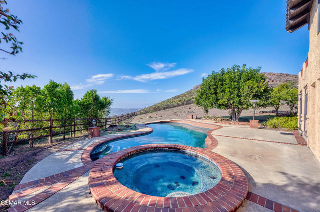 751 Wildwood Avenue, Thousand Oaks CA: https://media.crmls.org/mediaz/a132ccfa-b3dc-473b-8d7a-19c561cf329a.jpg