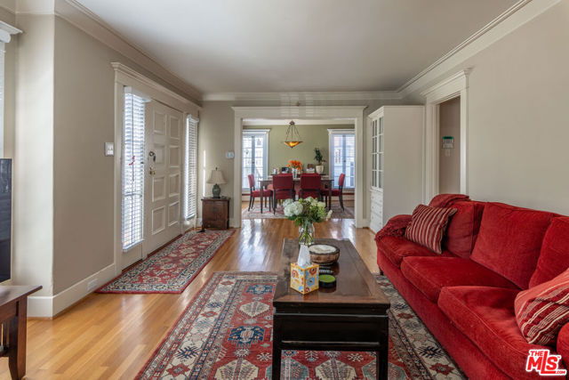 880 WELLESLEY Avenue, Los Angeles CA: https://media.crmls.org/mediaz/a1338144-73d3-4fd8-9539-24afd7360f98.jpg