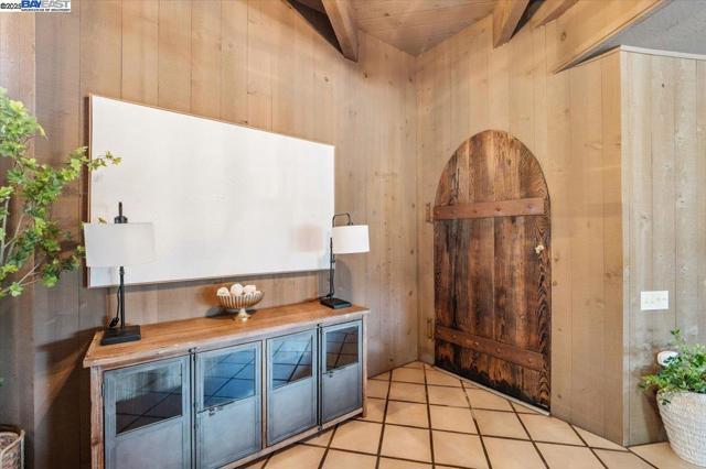 15335 Via Los Tulares, Carmel Valley CA: https://media.crmls.org/mediaz/a1339137-693c-4b23-9d08-fb4232677b45.jpg