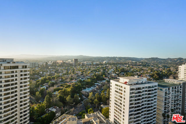 10580 Wilshire Boulevard, Los Angeles CA: https://media.crmls.org/mediaz/a134b177-16d8-4431-87c8-a3380654bc70.jpg