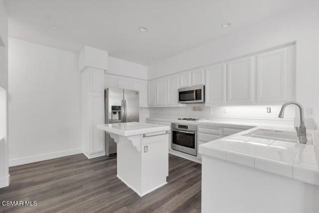 237 Camino Toluca, Camarillo CA: https://media.crmls.org/mediaz/a134d12a-417e-44bc-9078-1c53f35a7ac4.jpg