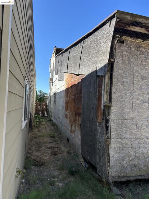 39 Main St, Isleton CA: https://media.crmls.org/mediaz/a135c7c0-c8f5-4f9a-b3b0-67b00738fad3.jpg
