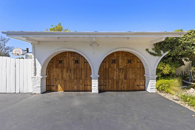 13430 Sagewood Drive, Poway CA: https://media.crmls.org/mediaz/a135e2f3-c65c-483a-9214-b0cadd1cbc37.jpg