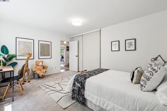 3014 BROADMOOR VIEW, Oakland CA: https://media.crmls.org/mediaz/a136f601-3931-4ebc-b125-967e0d976c0a.jpg