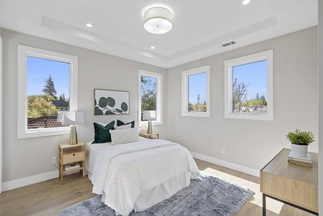 1303 American Way, Menlo Park CA: https://media.crmls.org/mediaz/a1375209-b472-4c76-b486-bf6c76b1ce60.jpg