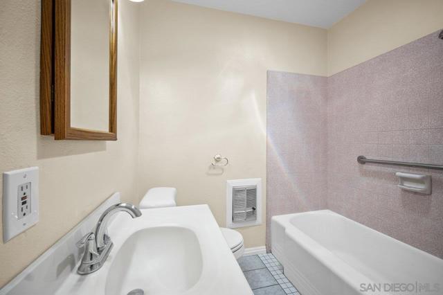 3711 Fairway Dr, La Mesa CA: https://media.crmls.org/mediaz/a1375dc3-3ea2-4fec-bf43-e839c1600678.jpg