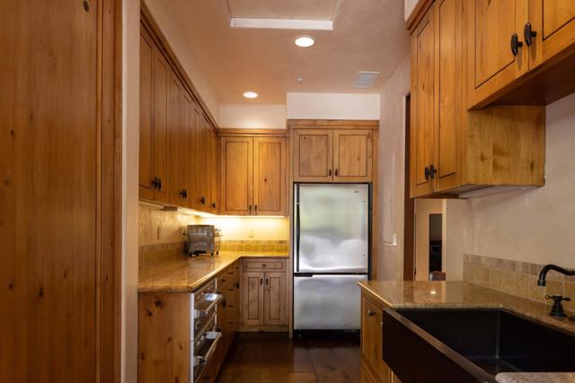 7 Rumsen Trace, Carmel CA: https://media.crmls.org/mediaz/a137d7c2-baf8-4ba8-9d67-48c7fa383959.jpg