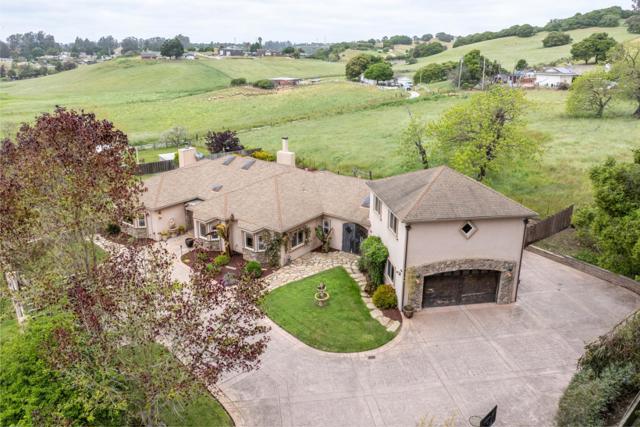 10233 Reese Circle, Salinas CA: https://media.crmls.org/mediaz/a1385a74-ebc6-4ece-8b16-4b951778850e.jpg