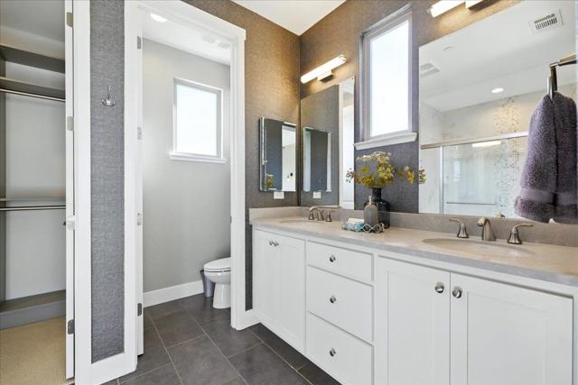 324 Cherokee Loop, Mountain View CA: https://media.crmls.org/mediaz/a1392b37-5703-4e79-8e41-1175d1891764.jpg