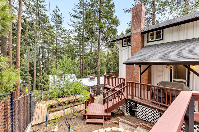 53200 Forest Lake Drive, Idyllwild CA: https://media.crmls.org/mediaz/a13944c4-2c75-4bb7-8c6c-d624f34ce267.jpg