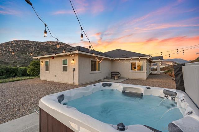 22916 Tombill Rd, Ramona CA: https://media.crmls.org/mediaz/a139fadf-236b-45dd-9036-29147adaeb8b.jpg