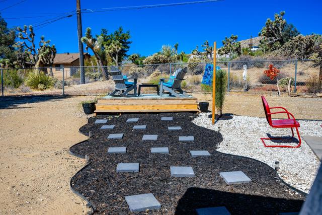 7616 Fairway Drive, Yucca Valley CA: https://media.crmls.org/mediaz/a13a40ef-387a-44af-8a16-75dbc8bb64f1.jpg