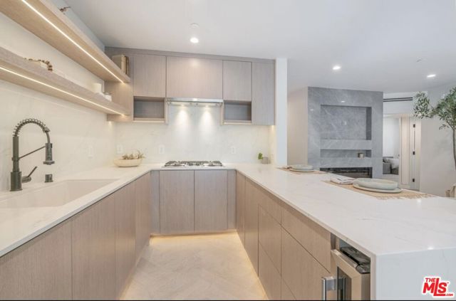 2805 3rd Street, Santa Monica CA: https://media.crmls.org/mediaz/a13a6d13-6856-481d-a316-035a790b69ba.jpg