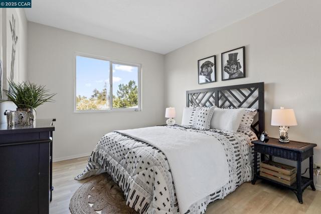 245 Parkview Ter, Vallejo CA: https://media.crmls.org/mediaz/a13a7293-e8b7-4d50-a96f-e141448f64aa.jpg