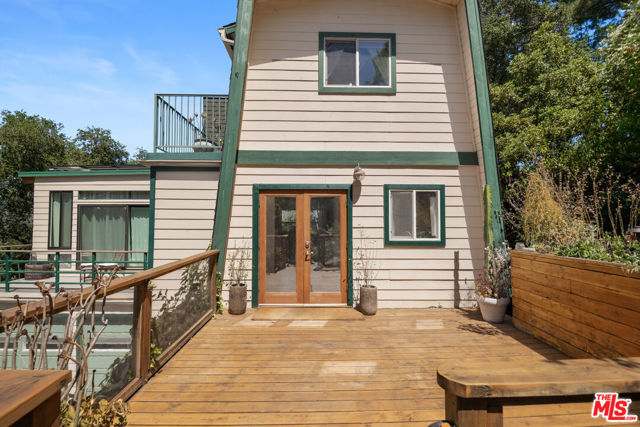 1212 Fernwood Pacific Drive, Topanga CA: https://media.crmls.org/mediaz/a13adff0-e958-412b-8c36-9653202378a5.jpg
