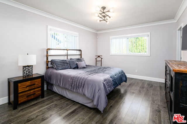 6936 Bluebell Avenue photo 8