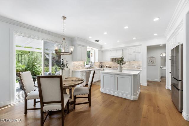 3306 Rising Star Avenue, Simi Valley CA: https://media.crmls.org/mediaz/a13b2faf-d67e-47f2-81c0-8063e9ee7704.jpg