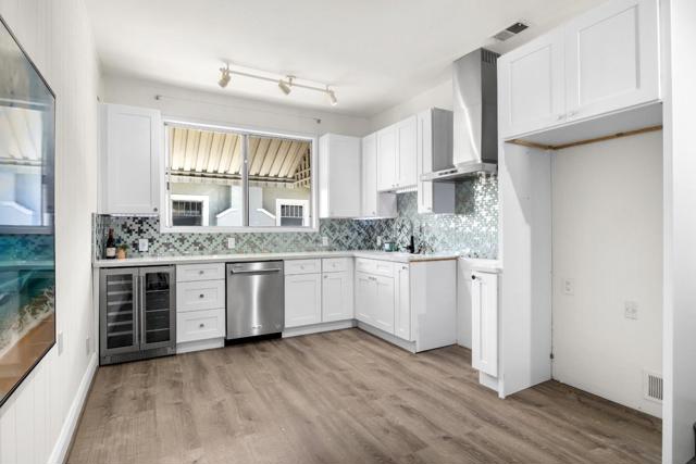 518 King Street, Santa Cruz CA: https://media.crmls.org/mediaz/a13b7702-1293-4600-b85d-402c488d3802.jpg