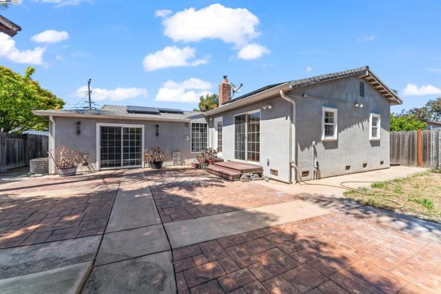 6793 Flanders Dr, Newark CA: https://media.crmls.org/mediaz/a13b7b91-62a3-4030-a1e0-6e929bddadd2.jpg