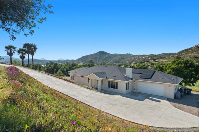 22916 Tombill Rd, Ramona CA: https://media.crmls.org/mediaz/a13c7d4a-c5ee-40f6-822f-ff68c204d204.jpg
