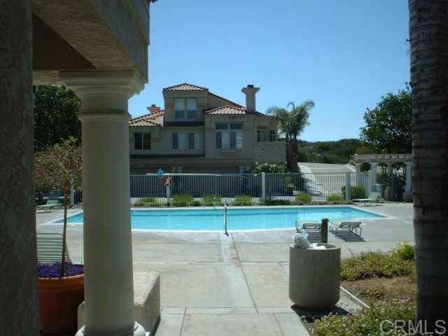 1374 Serena Circle, Chula Vista CA: https://media.crmls.org/mediaz/a13c87ef-bf85-432b-8b49-a47c44727897.jpg