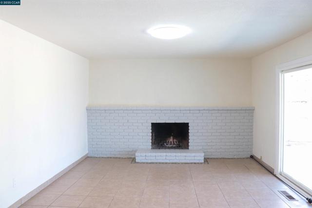 3804 Malibu, Pittsburg CA: https://media.crmls.org/mediaz/a13cd481-0bd6-49cb-93f7-99135a9225ca.jpg