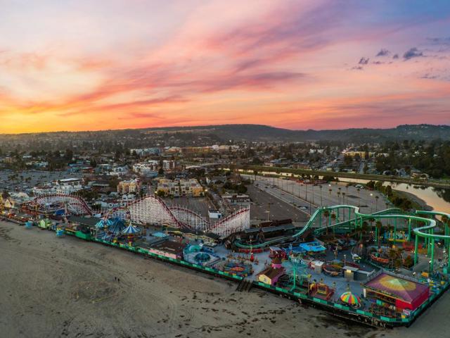 1148 E Cliff Drive, Santa Cruz CA: https://media.crmls.org/mediaz/a13d6b15-4393-4159-a0f4-59cc1ccb4679.jpg
