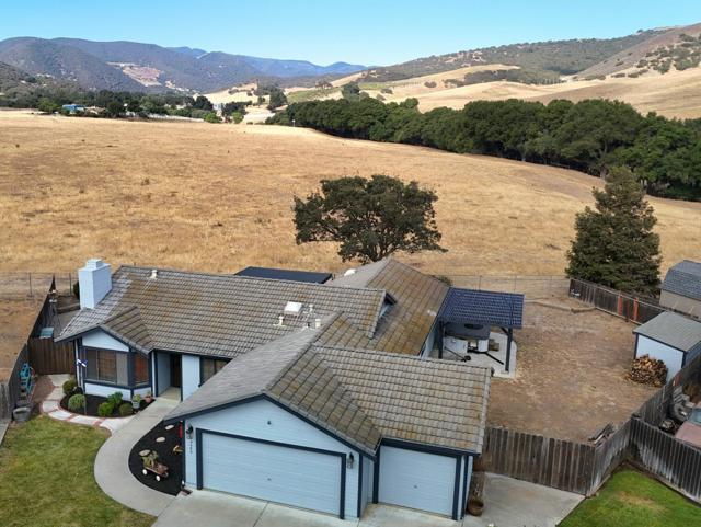 46480 Pine Meadow Place, King City CA: https://media.crmls.org/mediaz/a13d6f91-edee-4c8a-8b03-c5d44cbba469.jpg