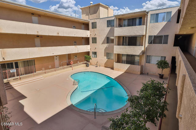 5429 Newcastle Avenue, Encino CA: https://media.crmls.org/mediaz/a13d8ce0-503d-4fae-8180-946a2da6c837.jpg