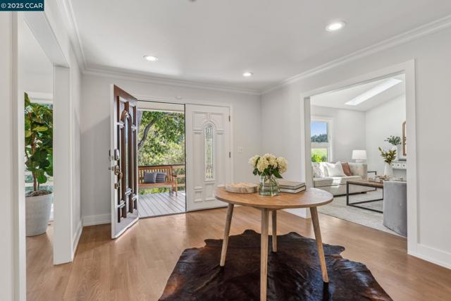 70 Lost Valley Dr, Orinda CA: https://media.crmls.org/mediaz/a1400505-869c-4fed-aa95-4504f756c0db.jpg