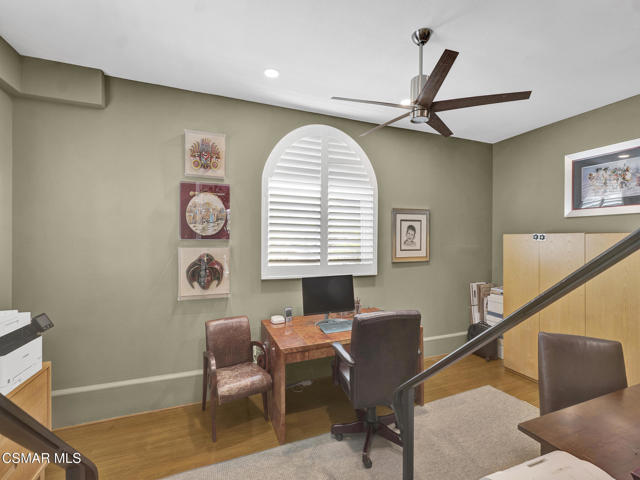 3865 Briar Ridge Court, Newbury Park CA: https://media.crmls.org/mediaz/a140c23e-c2d3-4dc1-8572-e7d9bacd9e92.jpg