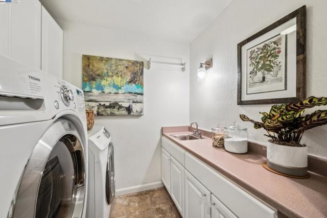 589 TAHOS ROAD, Orinda CA: https://media.crmls.org/mediaz/a1415b3b-5405-4a12-b44e-c8b574435639.jpg