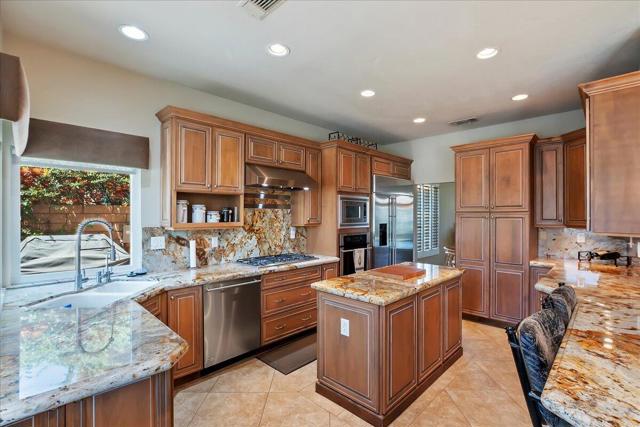 401 Cypress Point Drive, Palm Desert CA: https://media.crmls.org/mediaz/a1418ff5-66be-4011-9cfb-d201c994af78.jpg