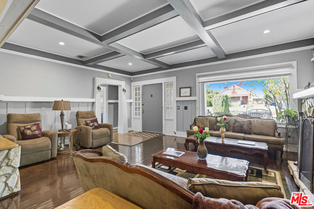 2114 W 28th Street