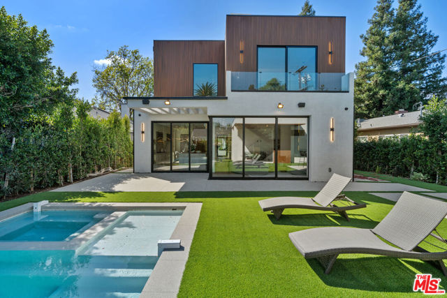 4818 Norwich Avenue, Sherman Oaks CA: https://media.crmls.org/mediaz/a141ecc5-c4ff-4f82-863f-a5c395b022f0.jpg