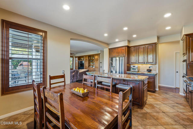 Image 29 of 51 For 490 Peter Place